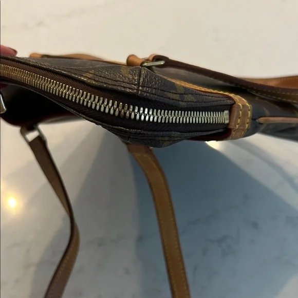 Good Condition 💯 Authentic Louis Vuitton Classic Brown Monogram Shoulder Bag - Picture 16 of 16